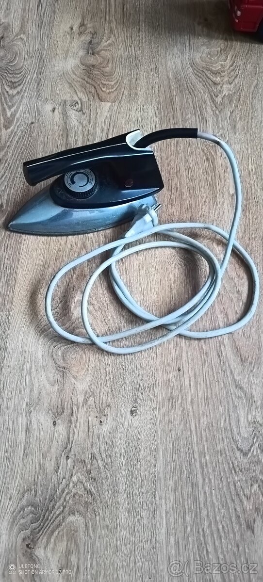 Retro žehlička