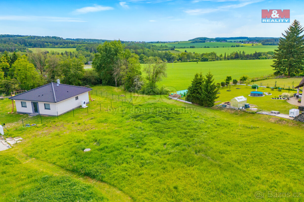 Prodej pozemku k bydlení, 808 m², Skořice