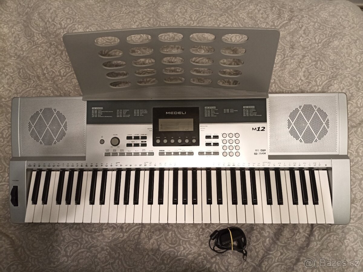 Keyboard Medeli M12