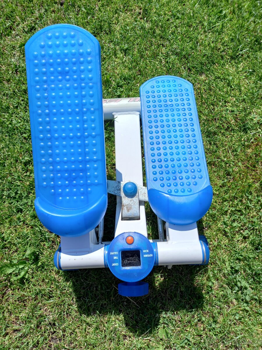 posilovací šlapací stroj