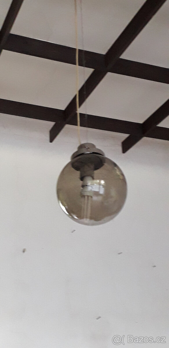 světla do interiéru -závěsná , skleněná koule