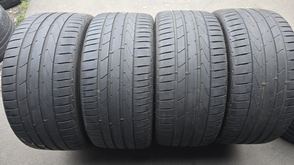 Letní pneu 245/35/19 Hankook