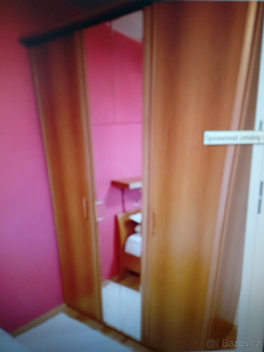 Šatní skříň 151×220x60