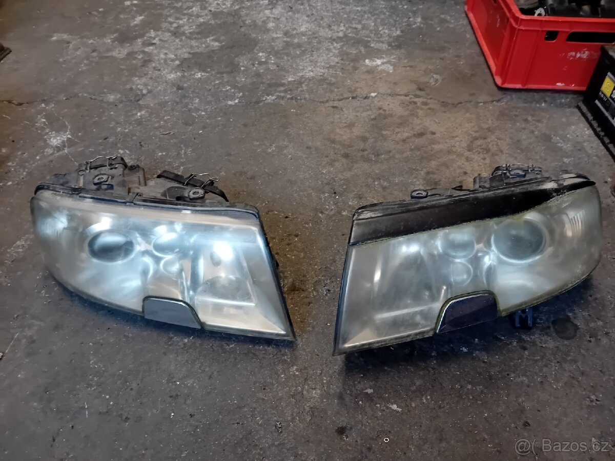 Škoda superb 1 xenony,cena za obě dvě