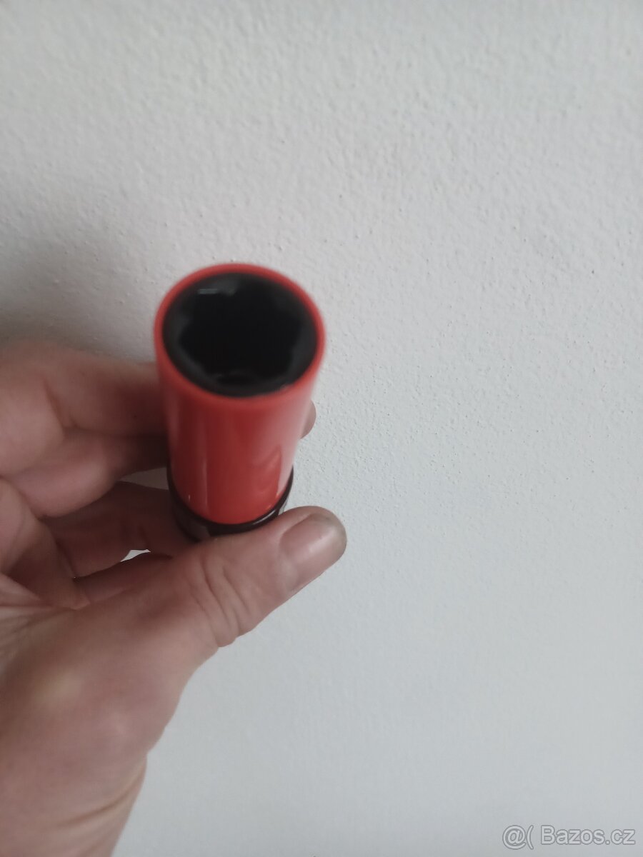 Speciální nástavec na kola na Mercedes