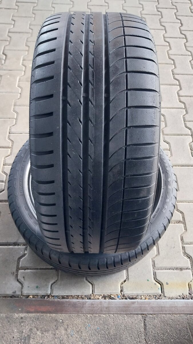 Prodám 2 x letní pneu Goodyear 255/40/19