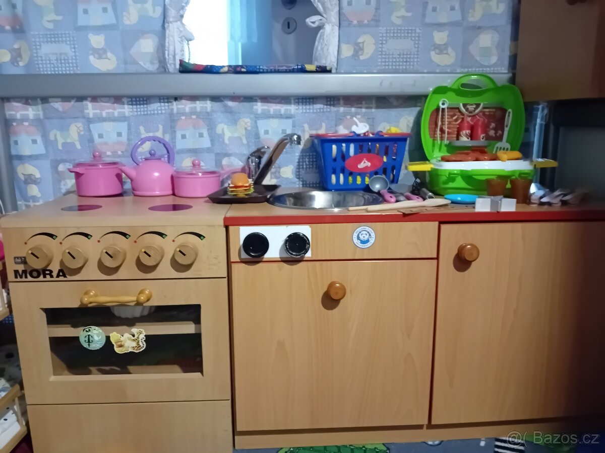 Kuchyňka s vybavením