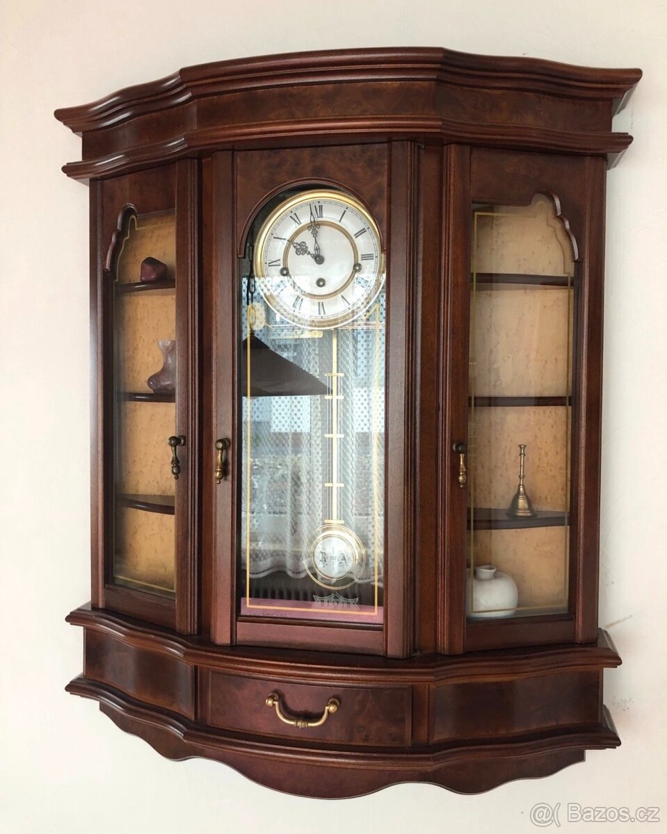 Hodiny nástěnné 3 melodie.