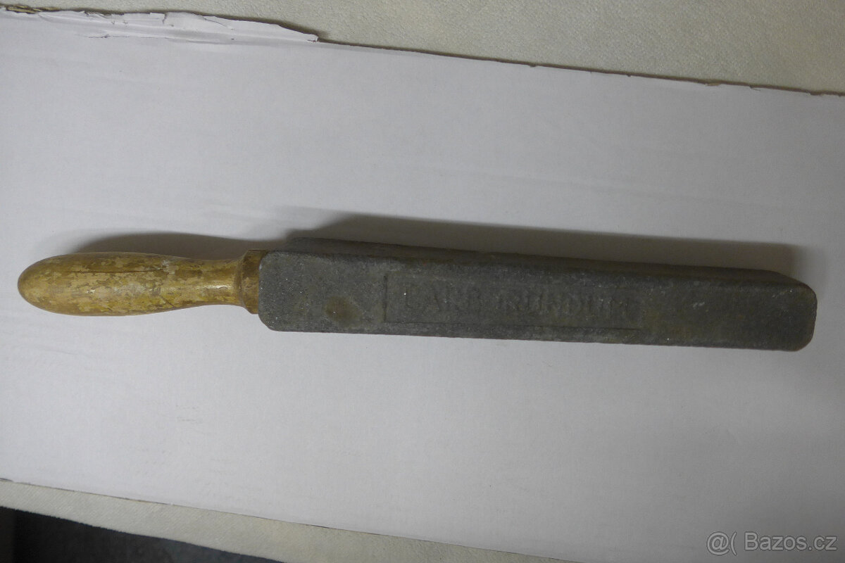 Starý Brusny Kamen CARBORUNDUM