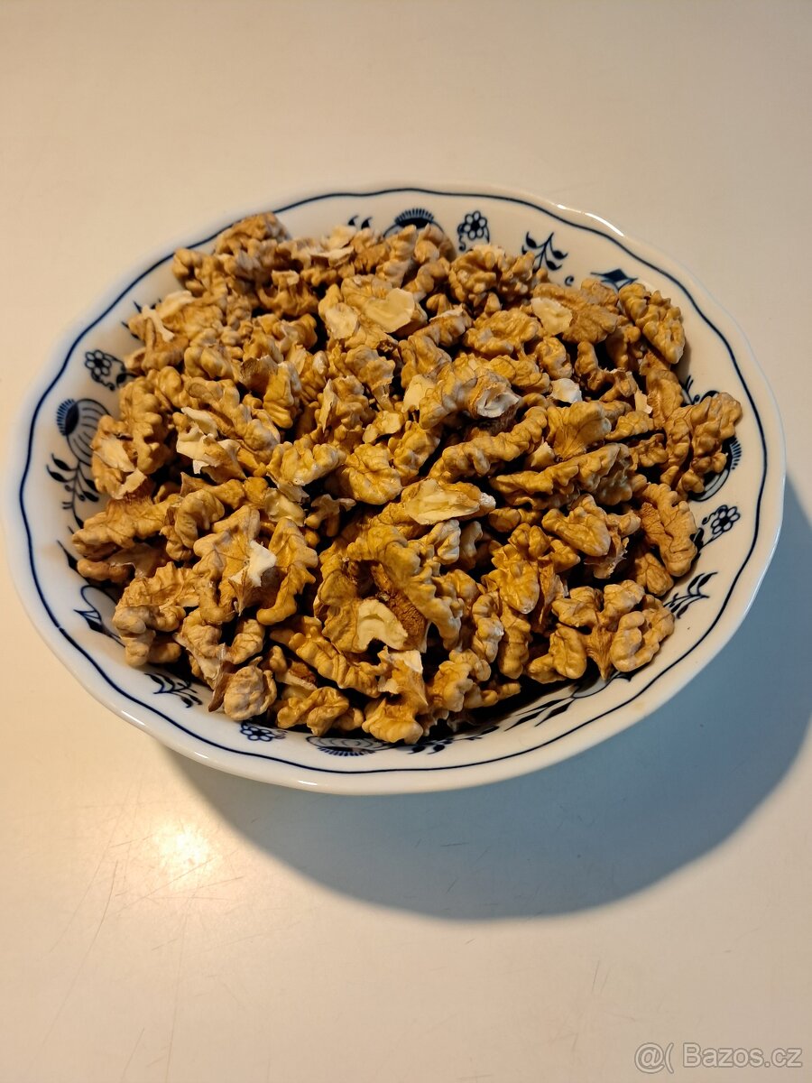 Vlašské ořechy vyloupané