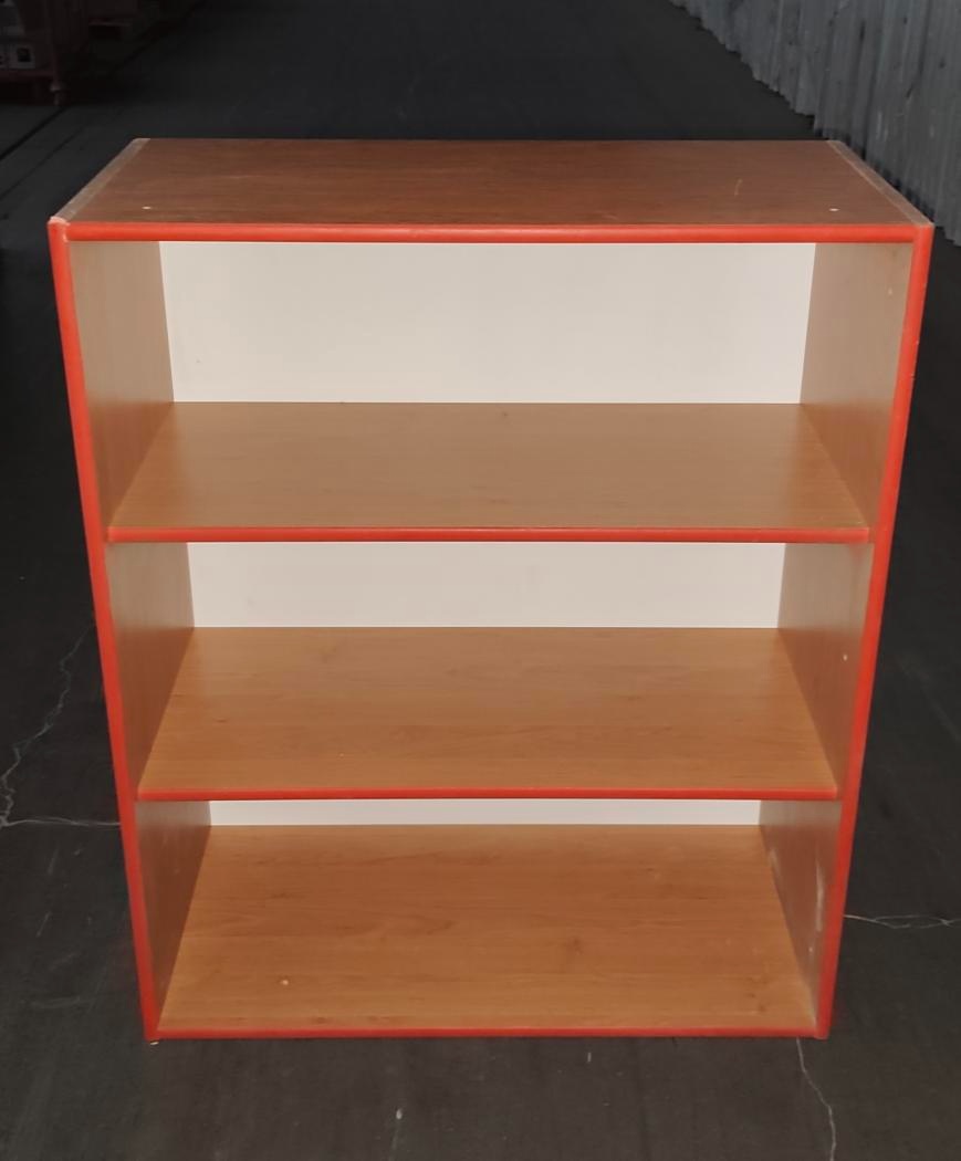 SLEVA 50% - velmi zachovalá policová skřínka, komoda