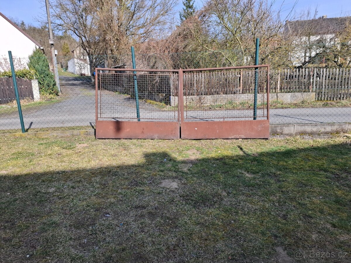 Prodám plotovou bránu, braničku a plotové pole