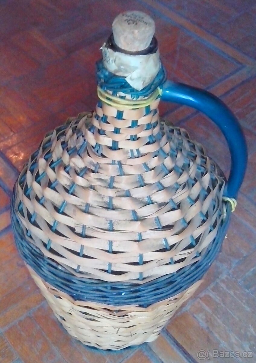 demižon skleněný opletený, objem cca 5L, černá rukojeť