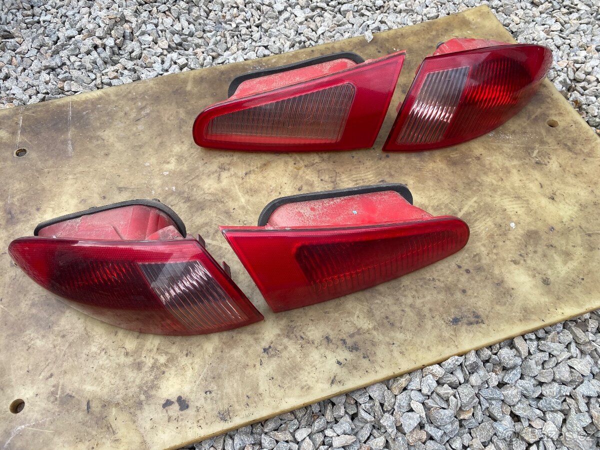 Zadní světla Alfa Romeo 147