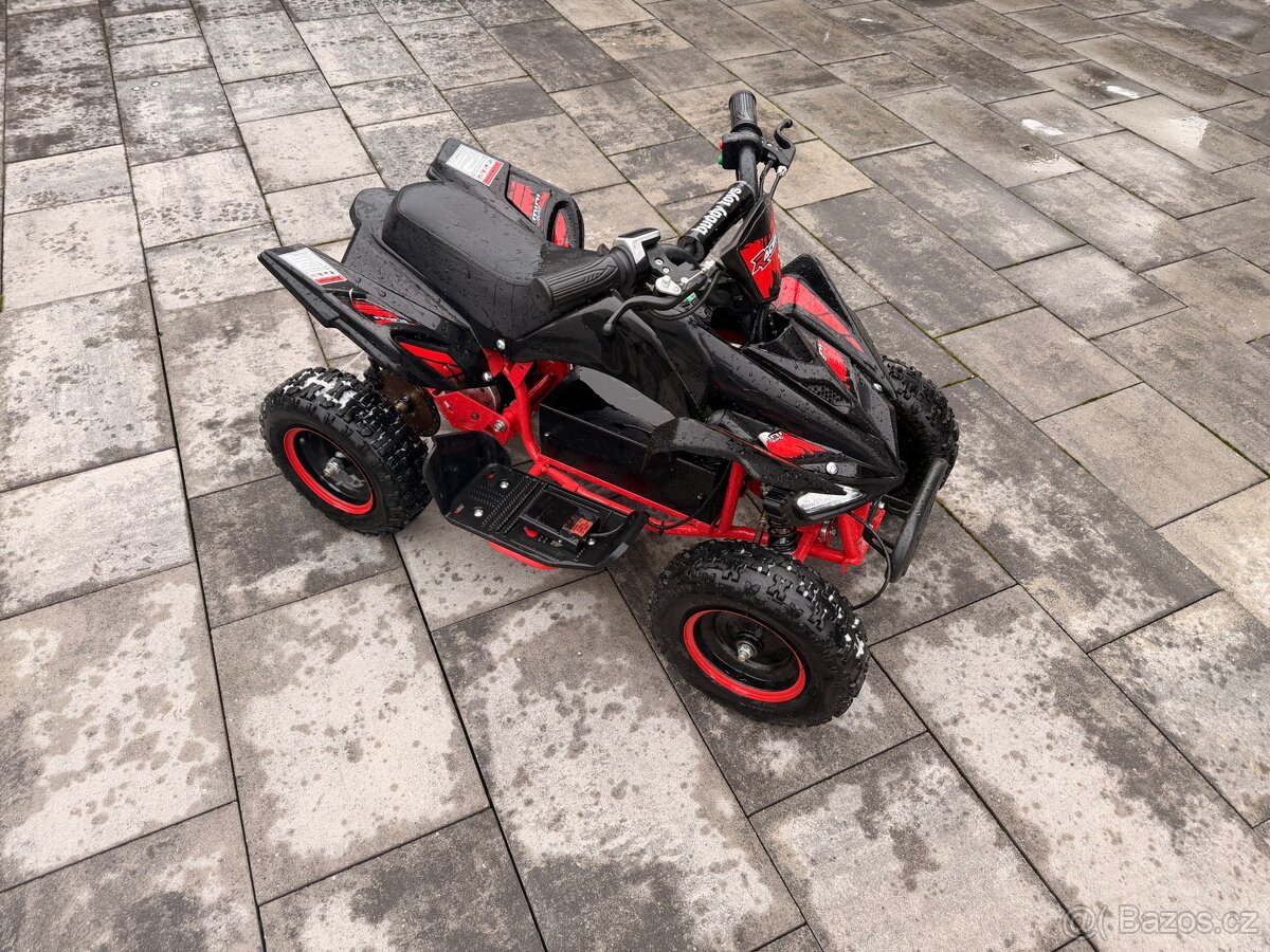Prodám dětskou elektrickou čtyřkolku