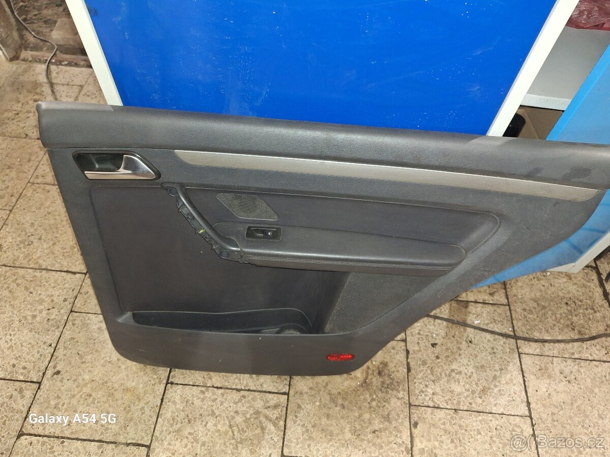 Volkswagen Touran 1T2 Kožené tapce