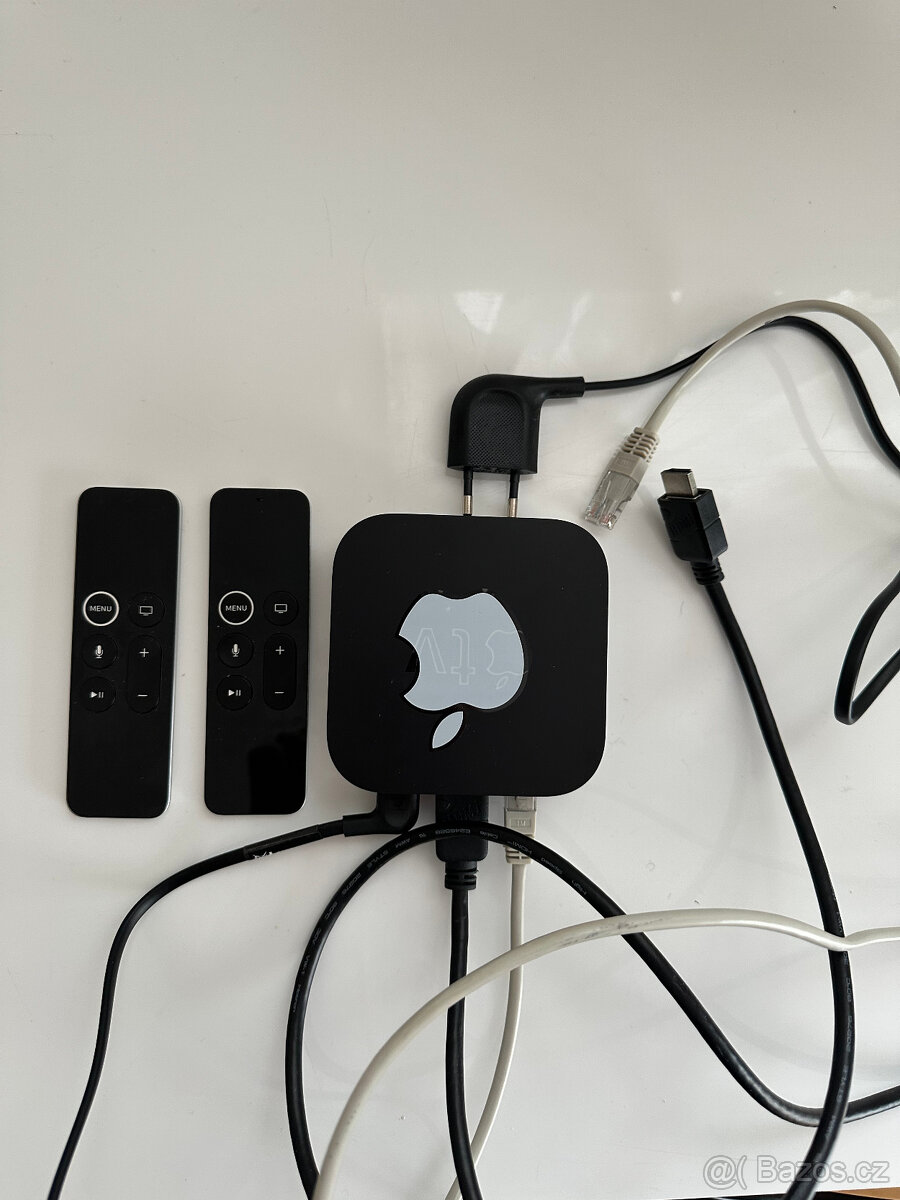 Apple TV + 2x ovladač