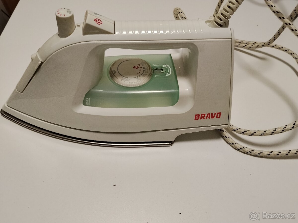 Napařovací žehlička