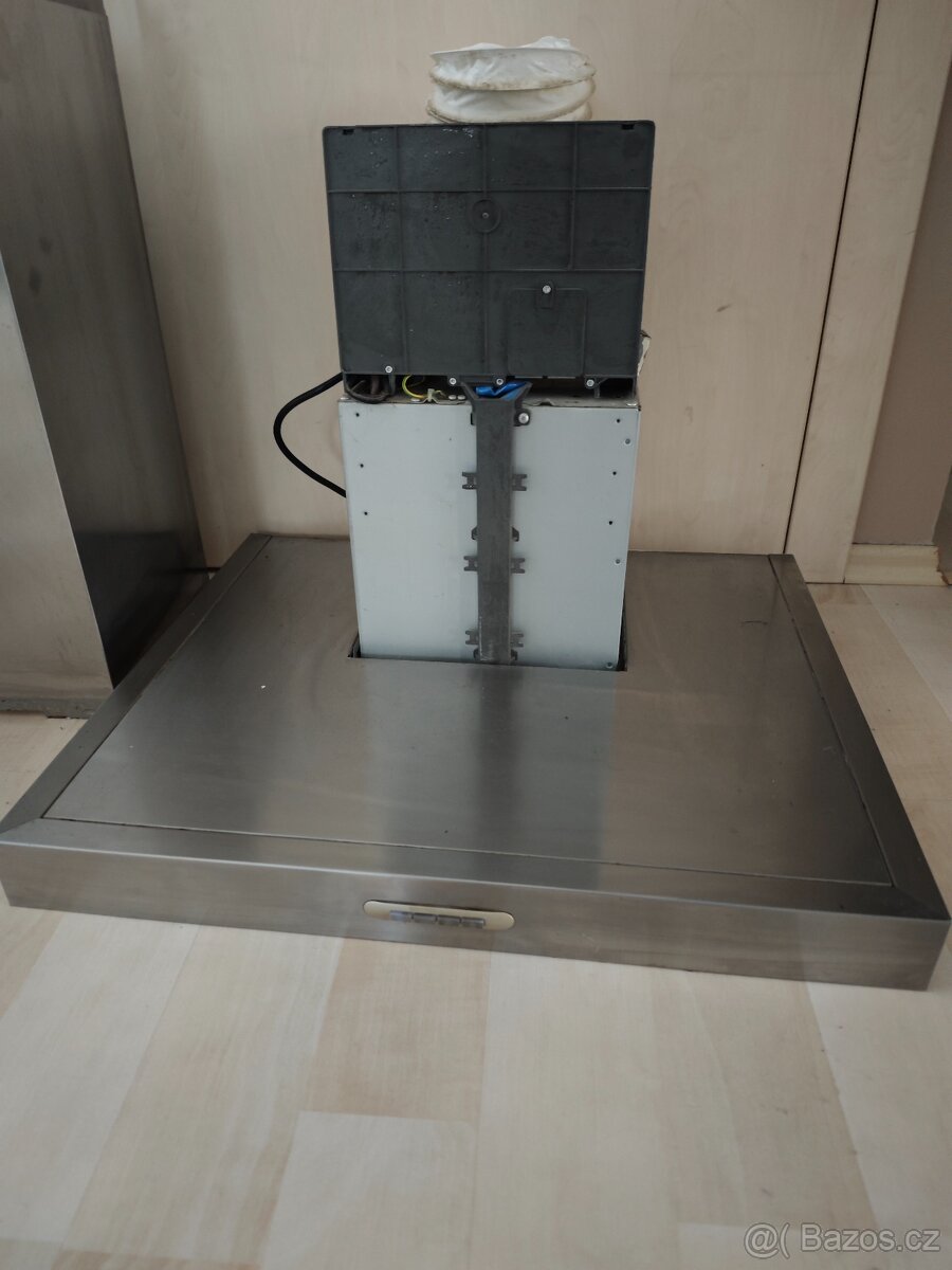 Prodám digestoř Whirpool