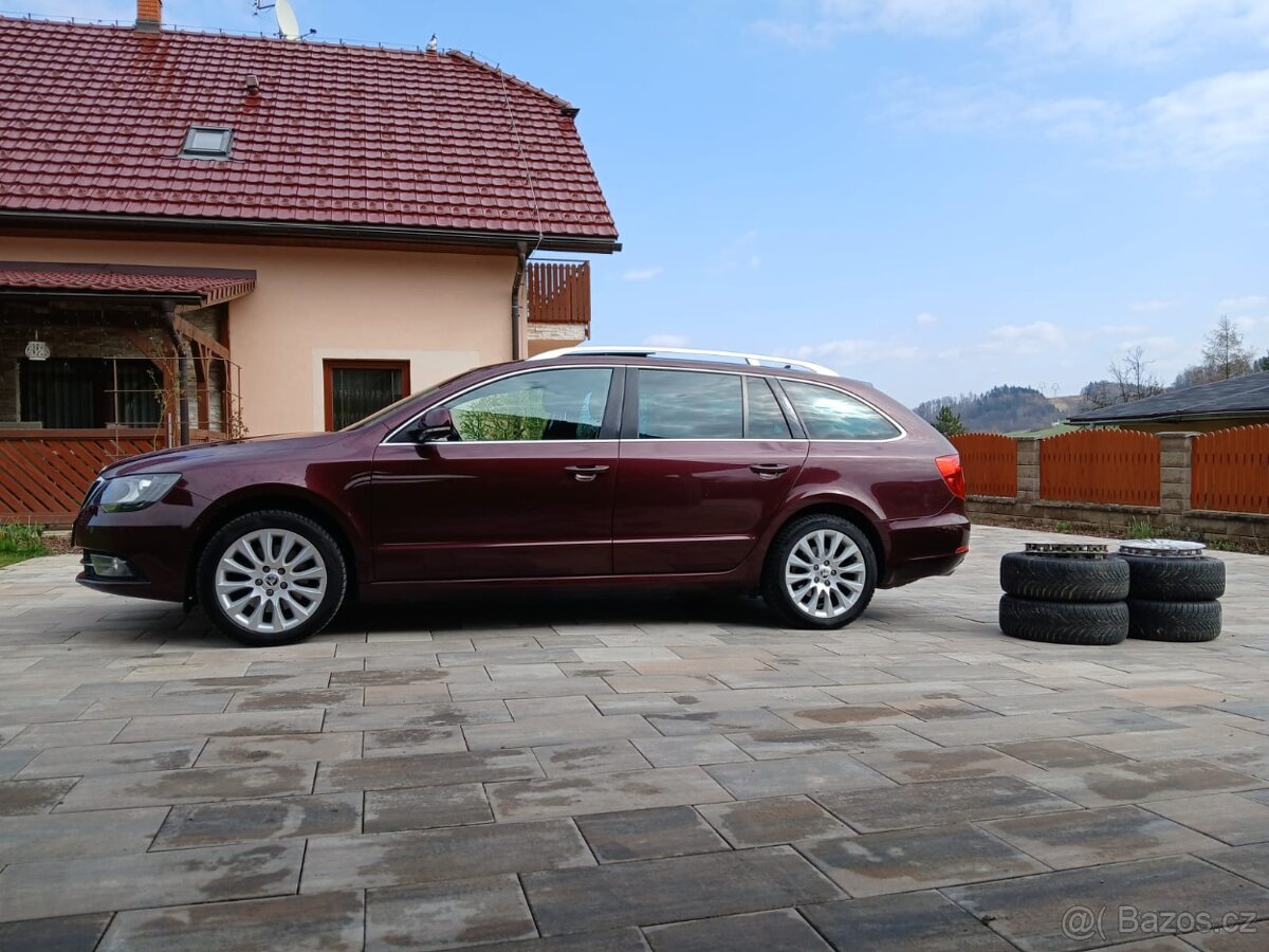 Škoda Superb II combi 2.0TDI 125kW DSG Elegance XENON NAVI