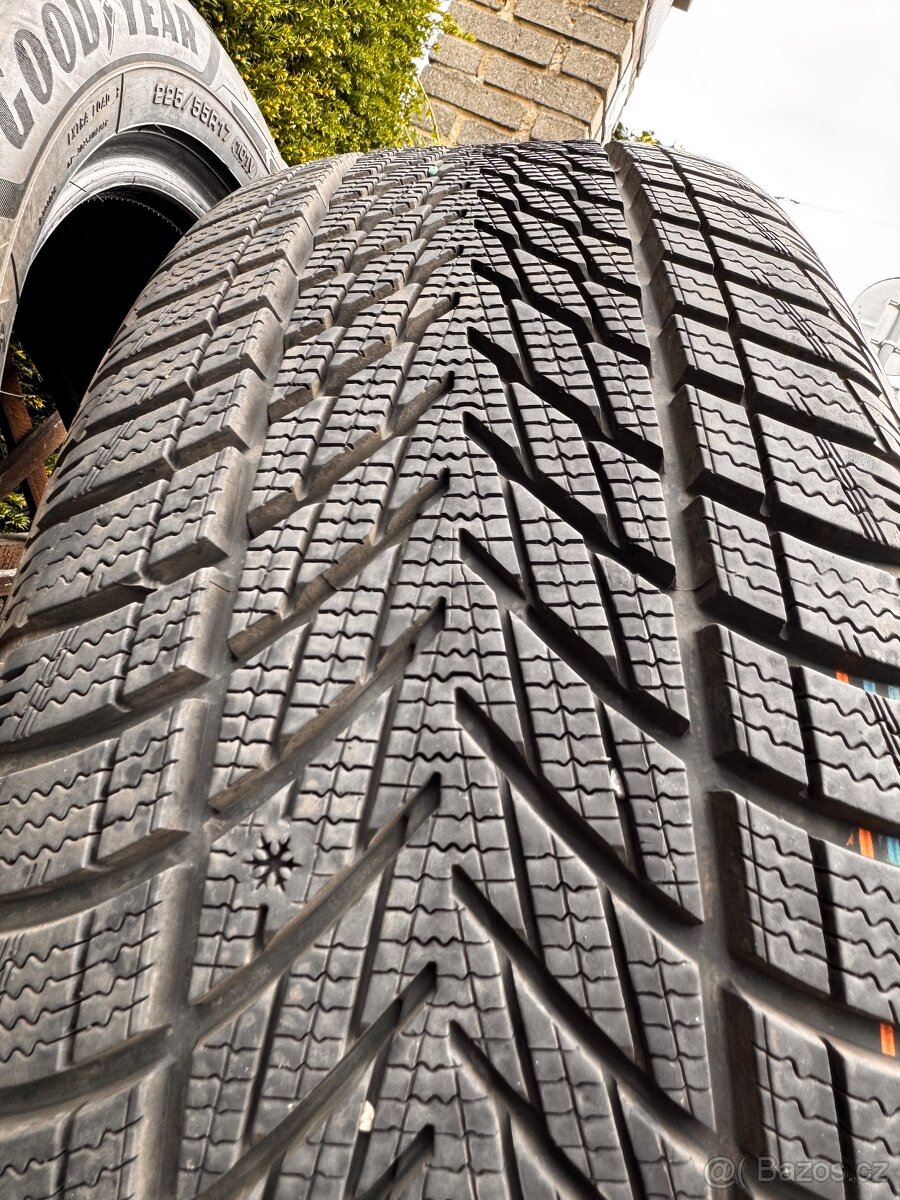 4x zánovní zimní pneu GoodYear 225/55 R17 101V XL