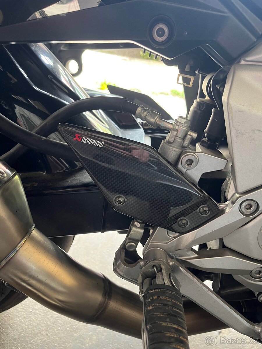 Karbonové kryty Akrapovič pro Kawasaki Z750