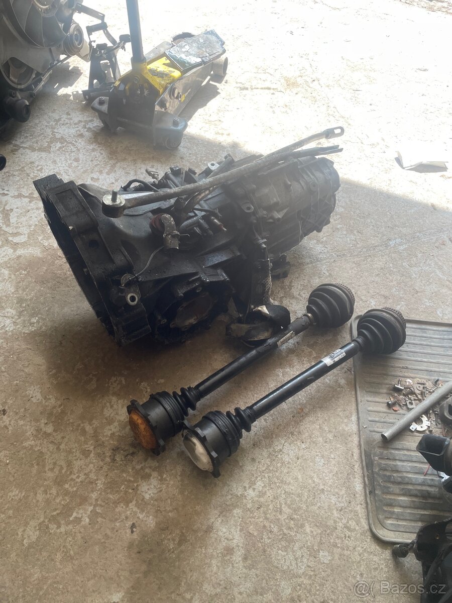 Převodovka + poloosy 2.5tdi V6 120kw