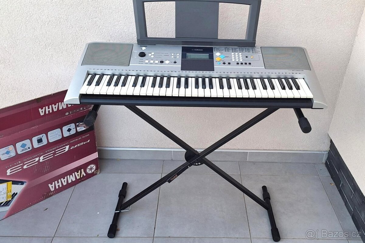 klávesy YAMAHA PSR E323