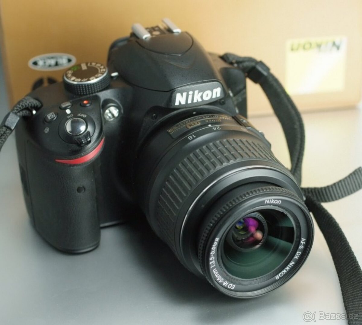 Nikon D3200 + Nikon 18-55mm AFS