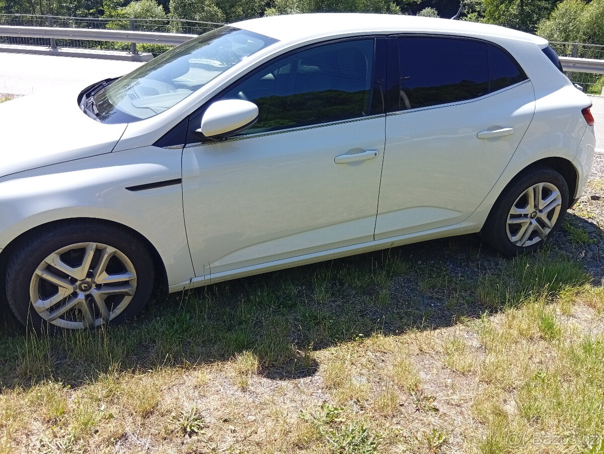 Megane nafta,1,5 Dci, 84 Kw, r.v. 2018, 1.Majitel, nový v ČR