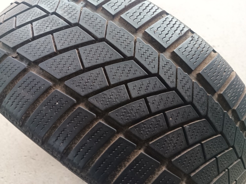 225/40 R18 CONTINENTAL (2316)