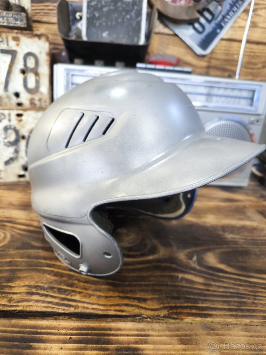 použité baseball helmy