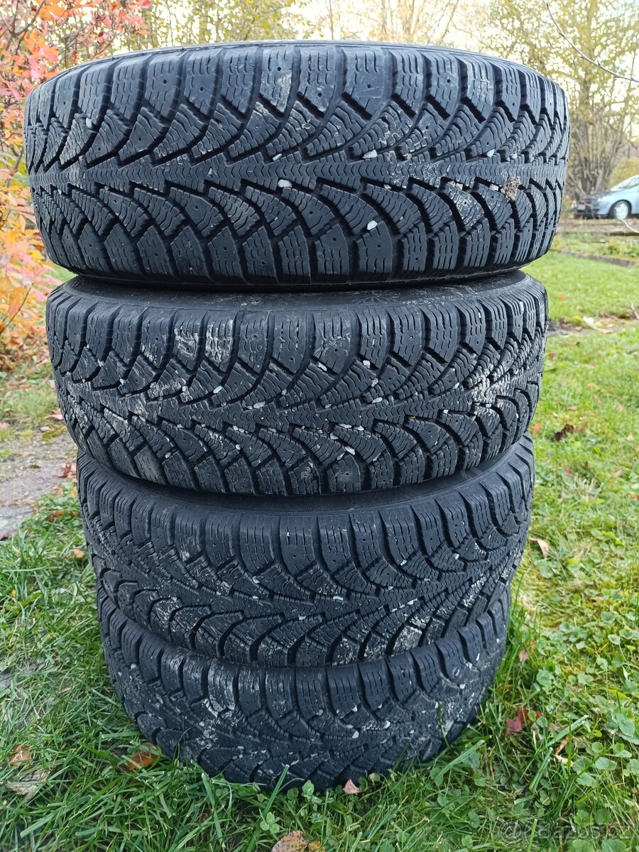 Zimní pneumatiky a 185/65 R14 vzorek 7mm s disky 4x108