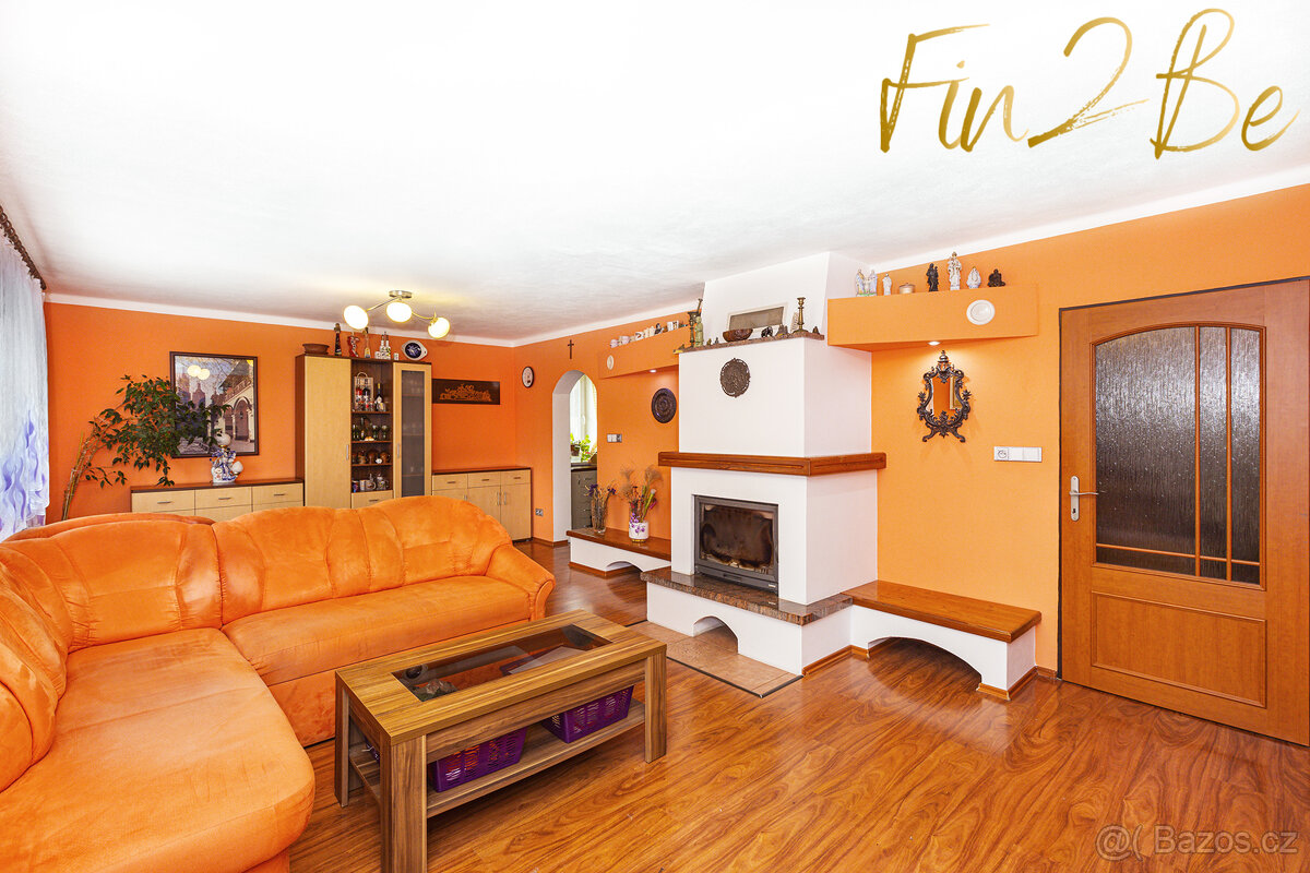 Prodej prostorného hezkého domu 5+1 s krbem, balkonem a zahr