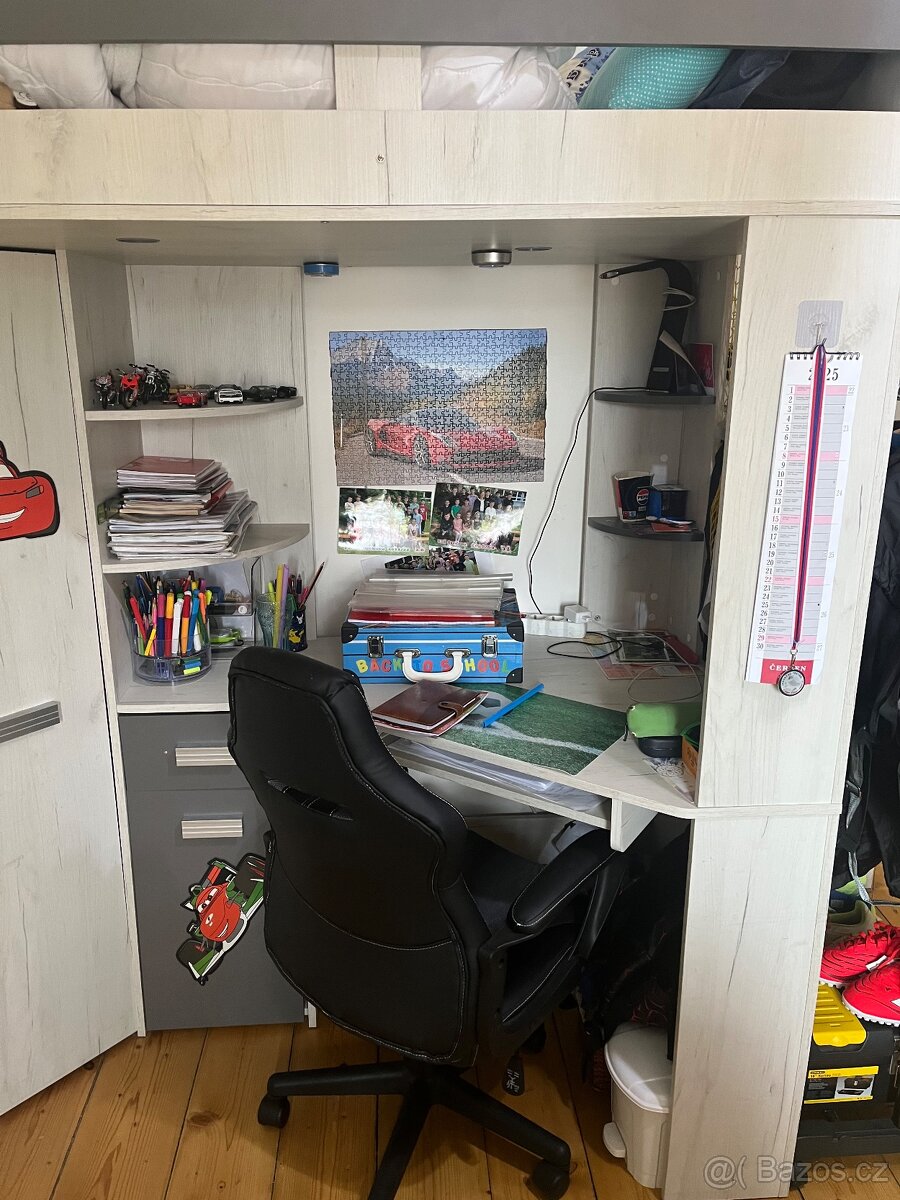 Dětská patrová postel