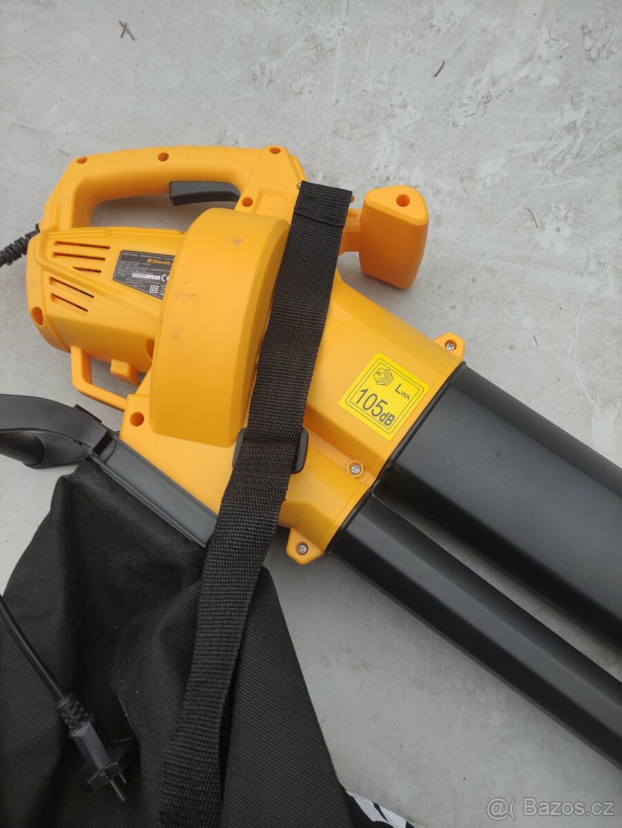 Foukač, vysavač listí