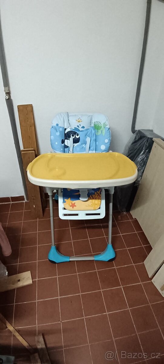 Jídelní polohovatelná židlička