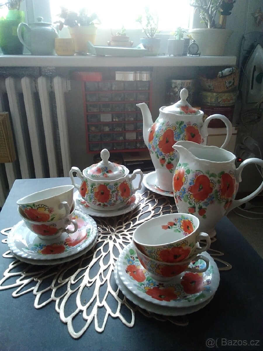 Starožitný porcelánový servis