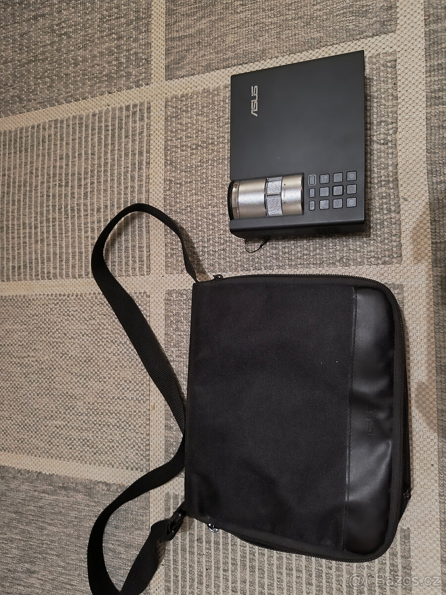 Asus extra jasný-700 Ansi lumen projektor, HD rozlíšenie