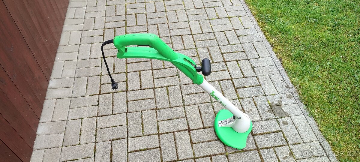 Prodám strunovou sekačku