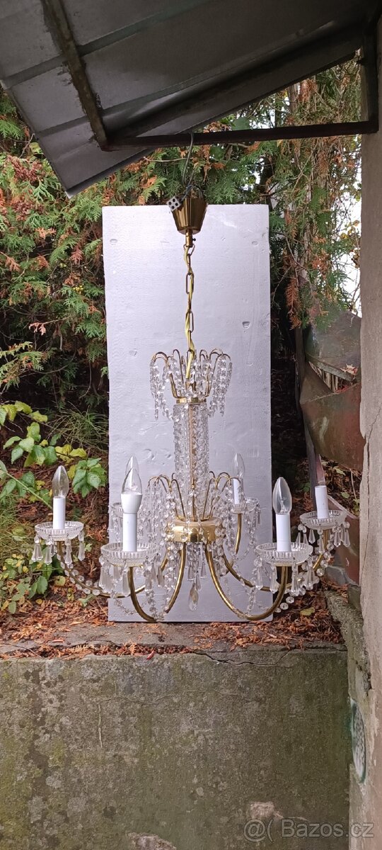 Křišťálový lustr