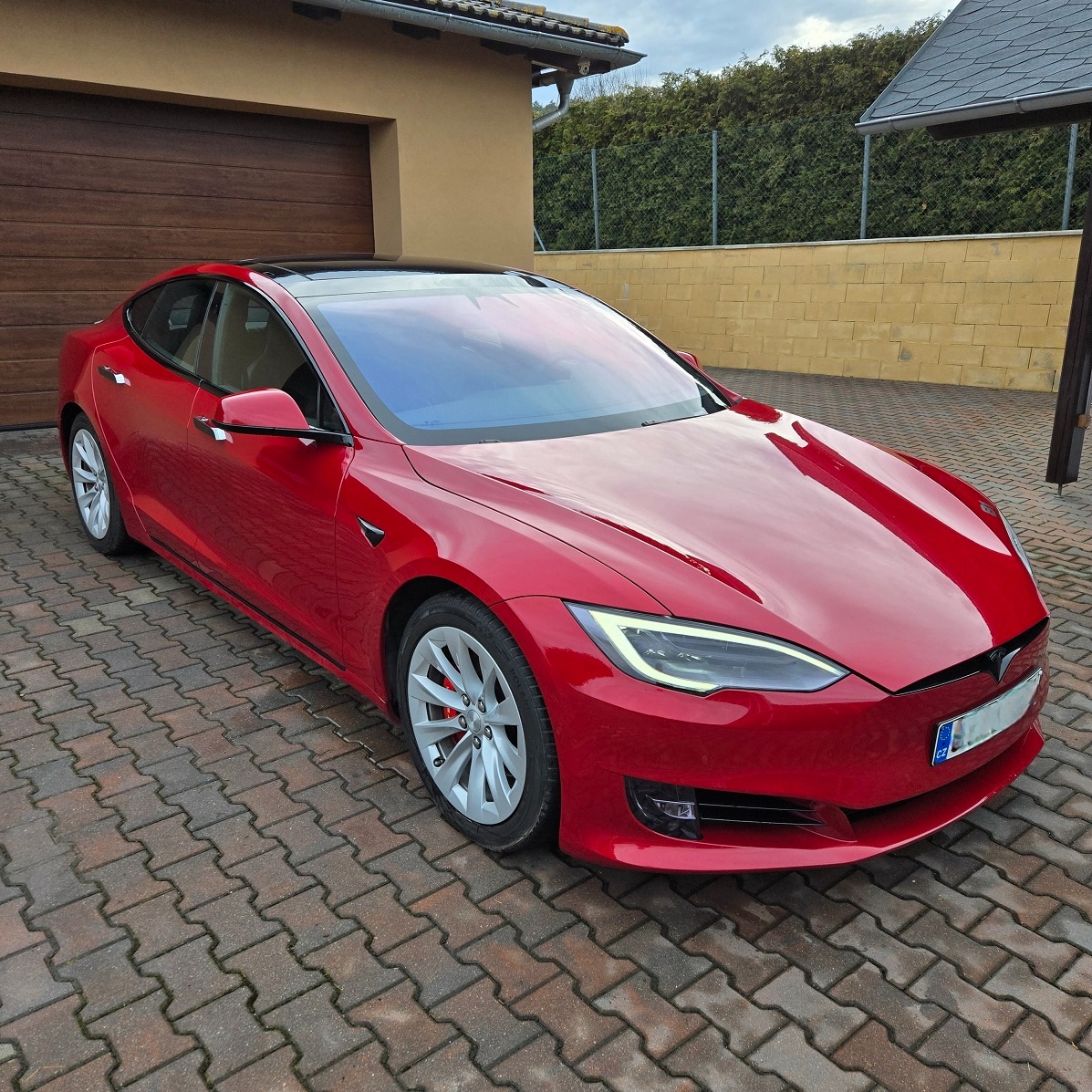 Tesla Model S 100 D Long Range, Premium Upgrade Paket