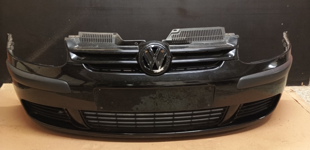 vw Golf V – přední nárazník (černá metalíza)