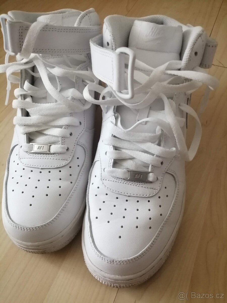 Kotníčkové tenisky Nike Air Max