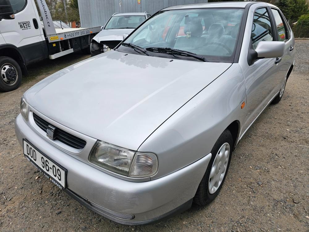 Seat Cordoba 1.4 44 kW r.v.1999 ČR první majitel