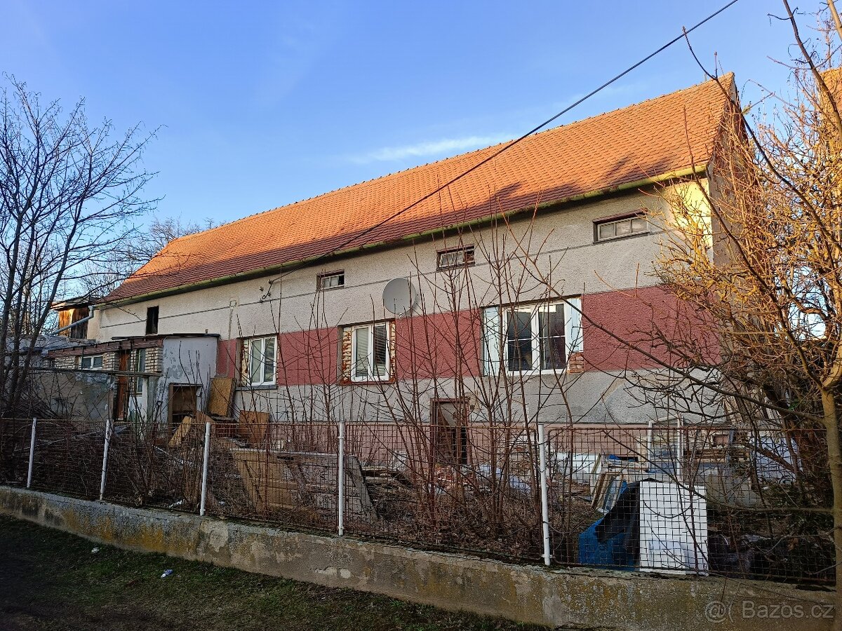 Prostorný dům 4+1 , Bohušice k rekonstrukci