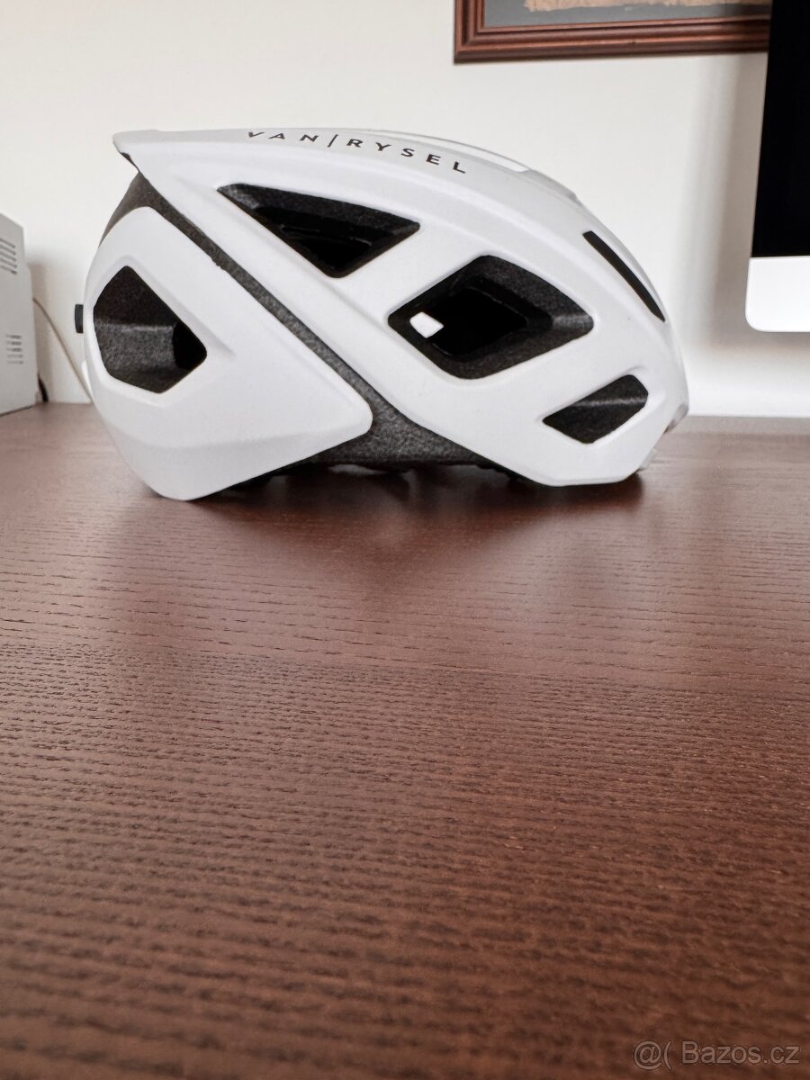 Prodám cyklistickou helmu Van Rysel