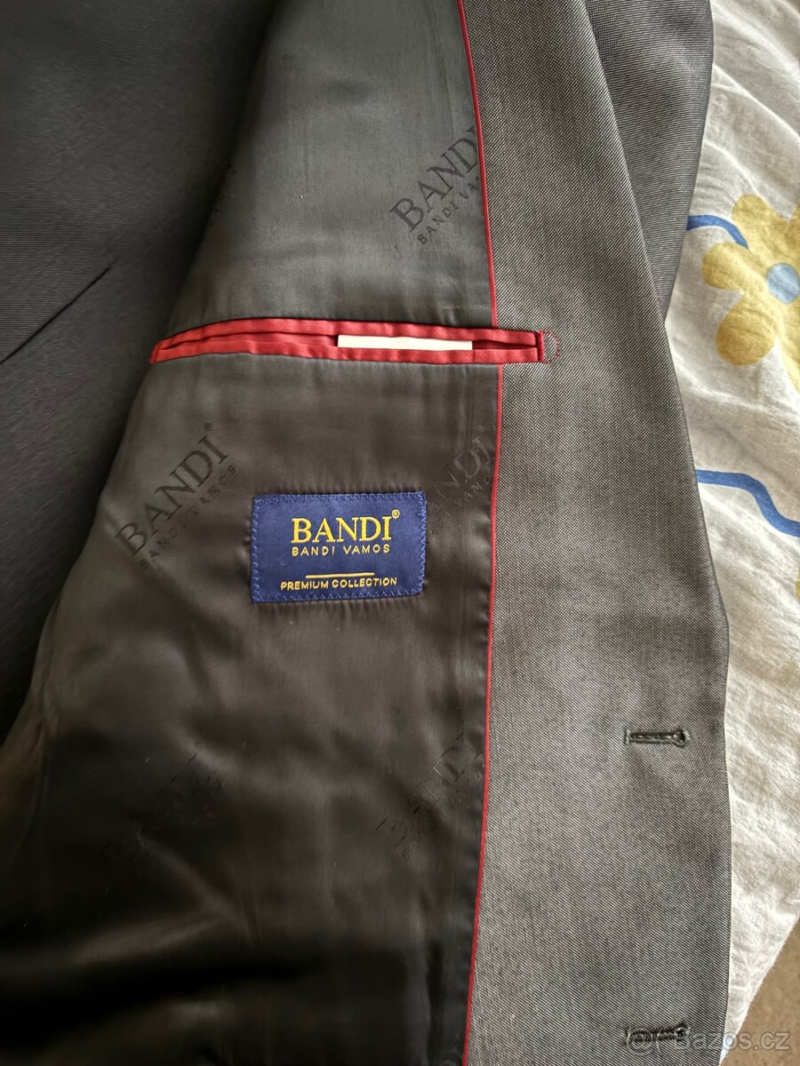 Prodám oblek Bandi asi 3 použitý