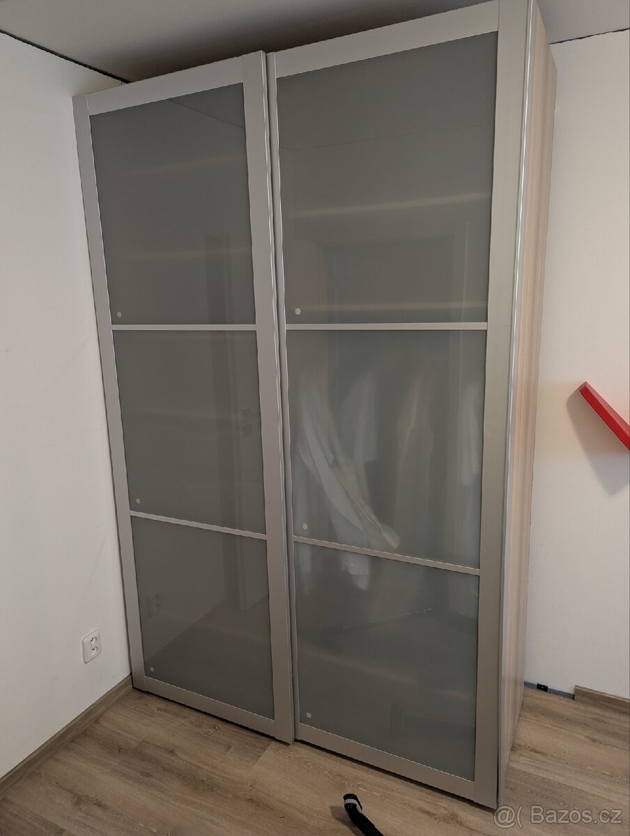skříň IKEA 150 x 236 x 65