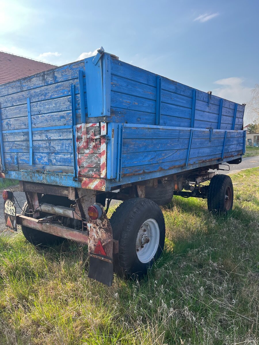 Traktorový přívěs 8t